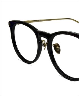 Dramatic thick frames glasses