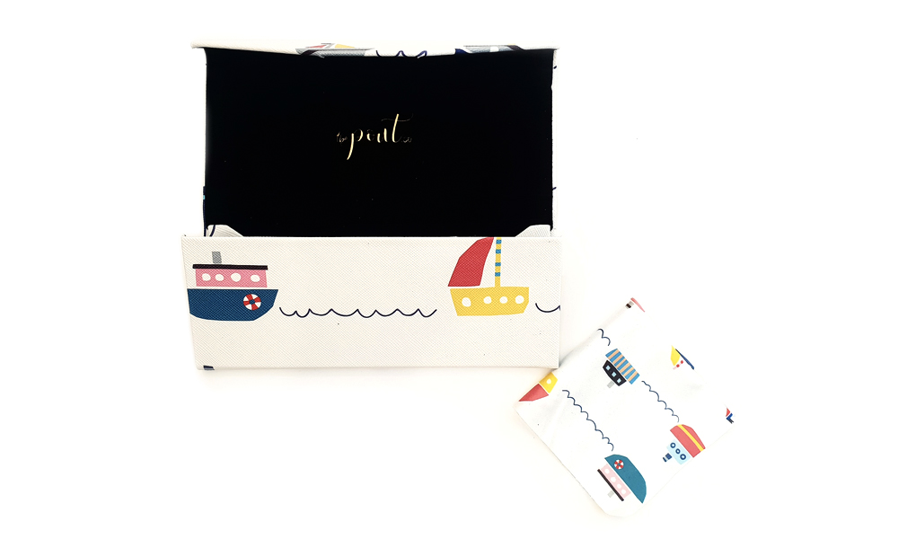 Smooth Sailing Folding Case  Abstract  Cases